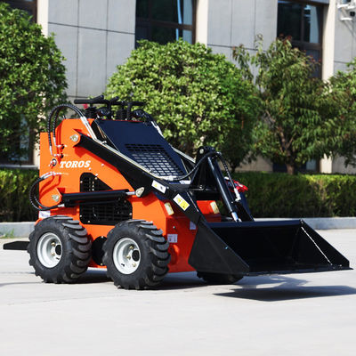 890 kg Mini Compacto Skid Steer con 0.15m2 Cubo de Alta Fuerza